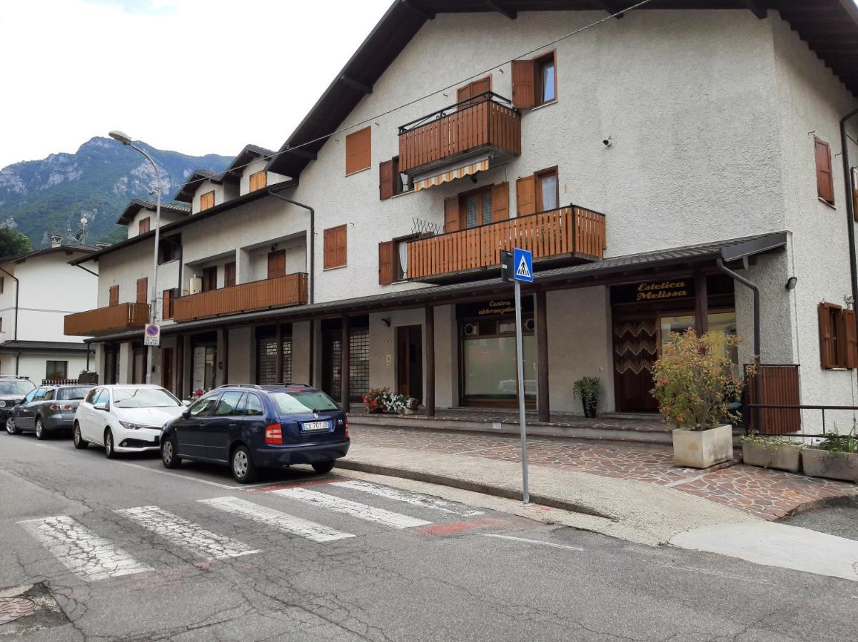 Bilocale A Piazza Brembana Apartamento Exterior foto