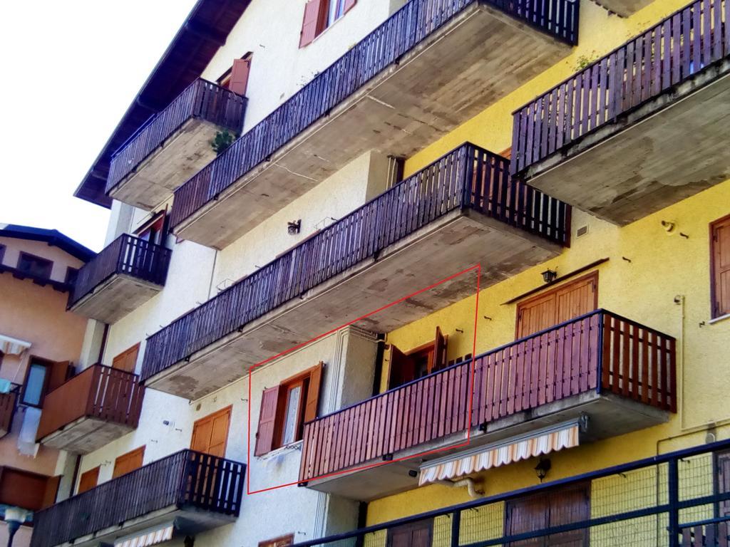 Bilocale A Piazza Brembana Apartamento Exterior foto